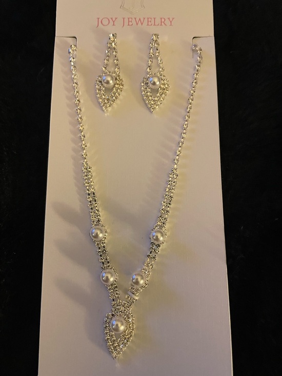 Joy Jewelry Jewelry - Silver Pearl Teardrop Necklace and Earring Set